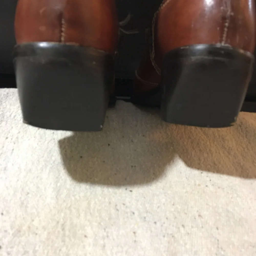 Boots - Picture 4 of 5